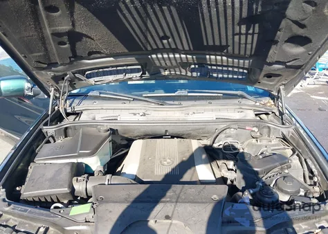 2001 BMW X5 4.4 из США, поврежденный, VIN WBAFB33571LH22272